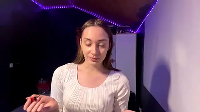 CoreenGau online show from April 14, 1:33 pm