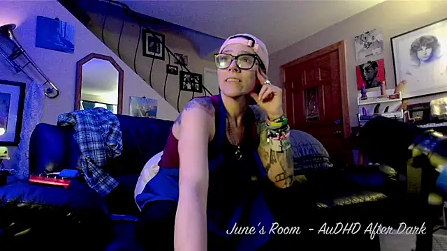 juneafterhours online show from April 28, 3:10 am