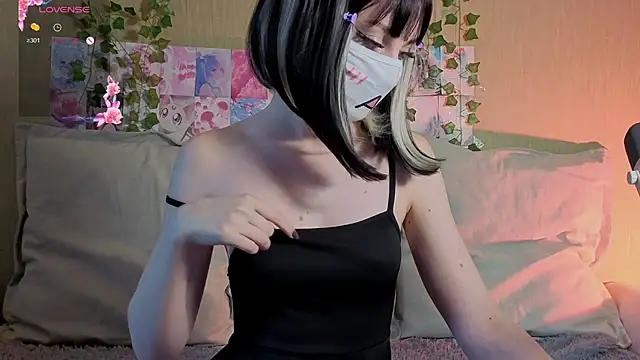 LunaNyanmi online show from May 30, 12:25 pm