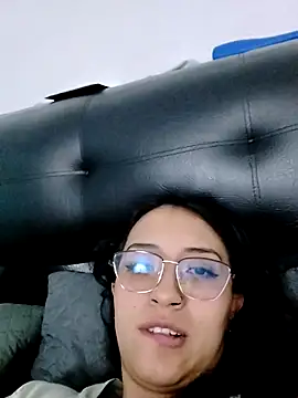 max and lilu2 online show from May 3, 10:46 pm