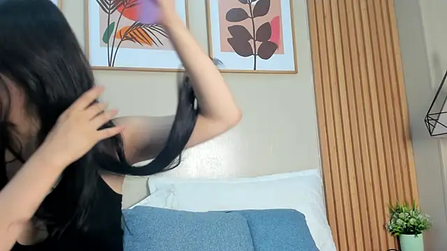 Sophie Copers online show from May 26, 7:35 pm