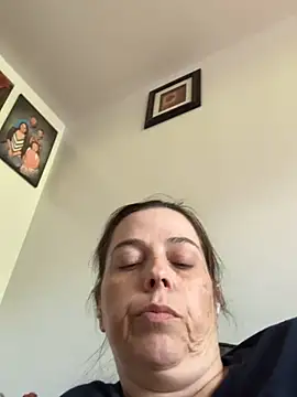 lily1982 online show from June 11, 9:55 pm