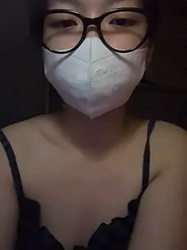 Tieu Vy online show from April 13, 4:08 pm