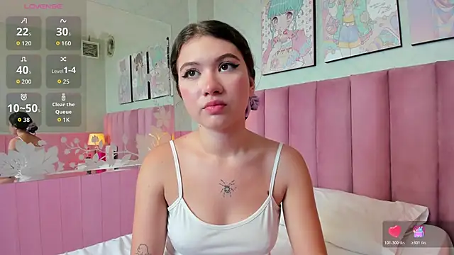 Hellencute18  online show from May 22, 2:59 pm