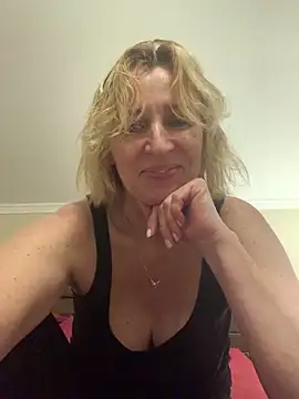 Beautiful Princess Diana online show from April 16, 9:36 pm