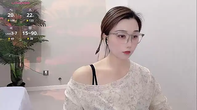 Yunxi- online show from June 17, 2:40 pm