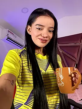 ZoeHarpers online show from June 18, 12:43 pm