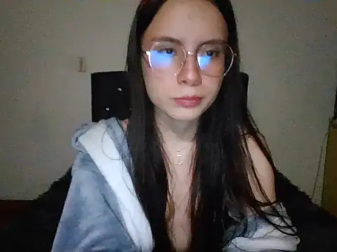 Lilith0423 online show from April 17, 2:57 am