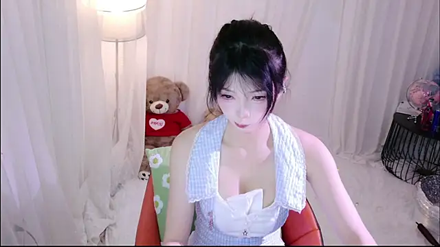 Zoe-001 online show from June 13, 2:47 pm