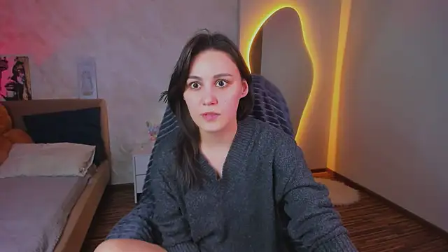 www Lily online show from April 15, 1:33 pm