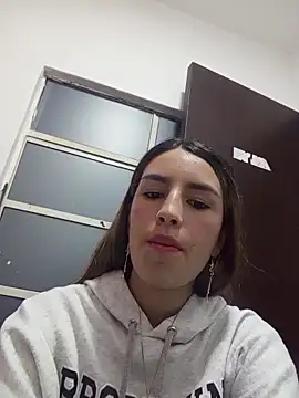 AmaraSaint online show from May 8, 1:09 am