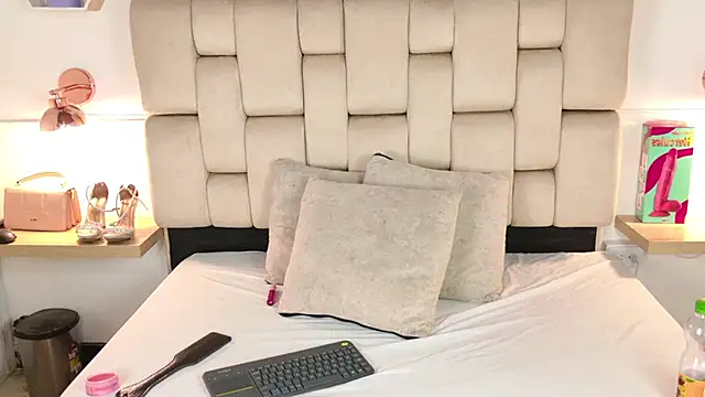 kaia boobs online show from May 25, 9:25 pm