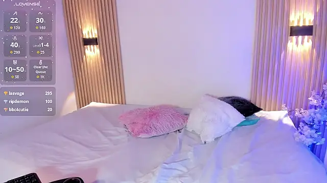 zoe hayami online show from April 13, 1:56 pm