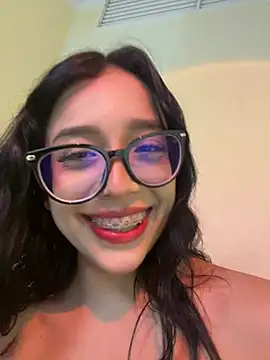 milakitti online show from April 23, 3:25 am
