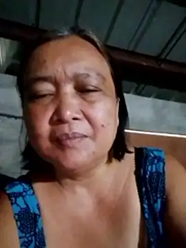 jeanyummytits online show from April 21, 11:23 pm