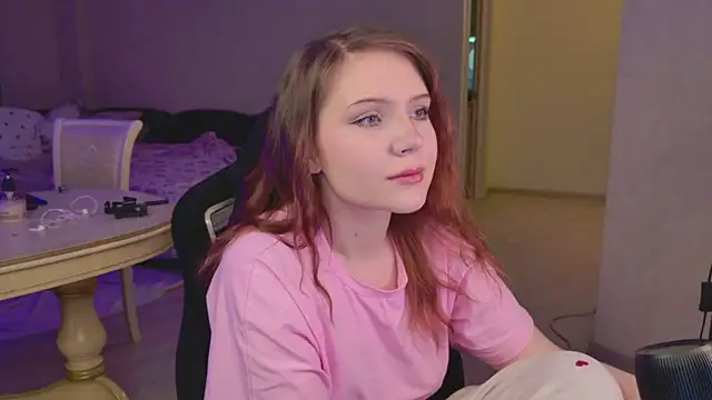 YouHoldMee online show from May 15, 6:54 pm