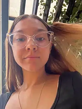 Sexy emily outdoors online show from April 13, 3:24 pm