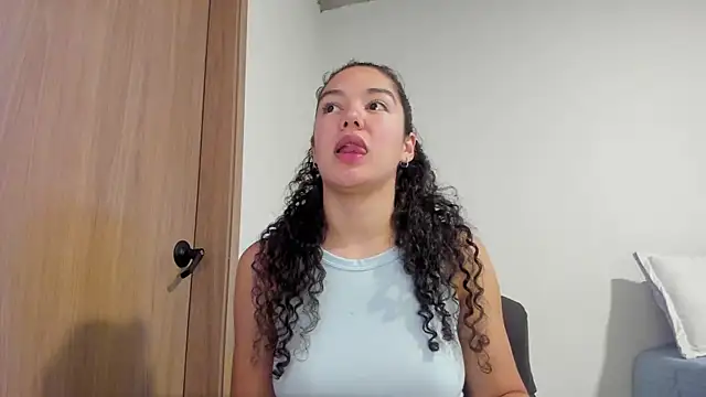 MiaRouseex online show from May 13, 9:42 pm