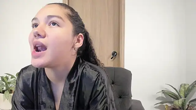 MiaRouseex online show from May 5, 5:21 am