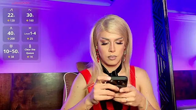 emma dragon online show from April 29, 10:59 pm