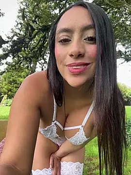 JuliettaGmz online show from June 25, 3:13 pm