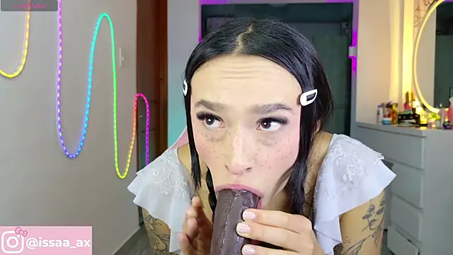issa dolly online show from June 4, 10:47 pm