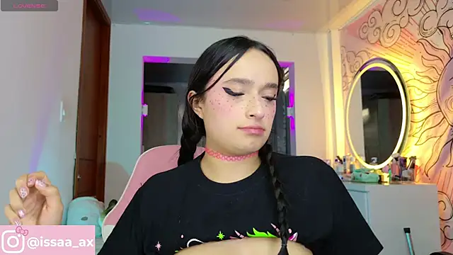 issa dolly online show from July 8, 10:23 pm