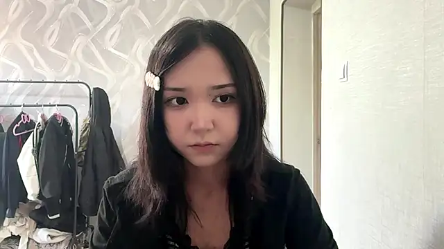 ElizabetGollihue online show from May 8, 9:23 am