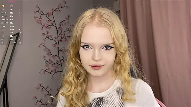 RoseeFairy online show from April 27, 5:04 am