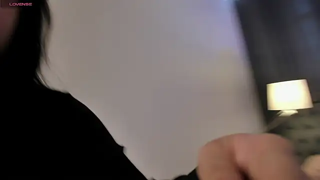 nicolewoss online show from June 17, 4:03 am