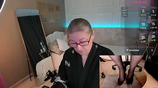 Alexandra Kind online show from June 25, 8:54 pm