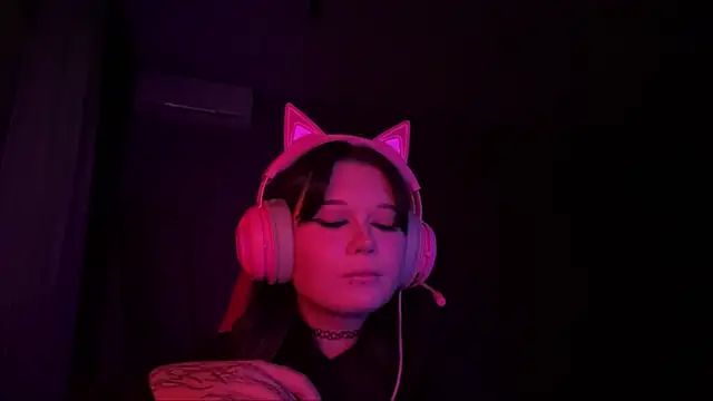 Alinalovelove online show from April 15, 5:13 pm