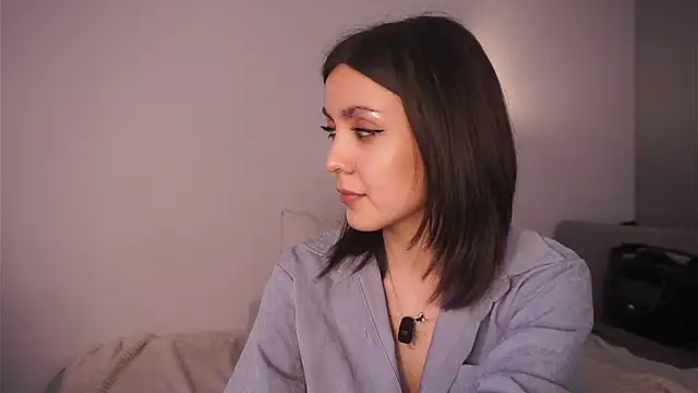 ElviraGounder online show from April 26, 1:42 pm