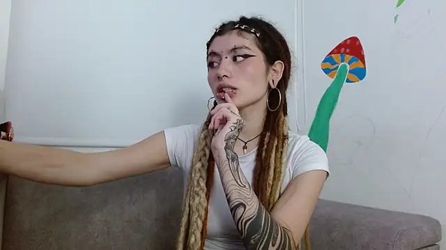 giulietta monsalve online show from July 23, 1:40 am
