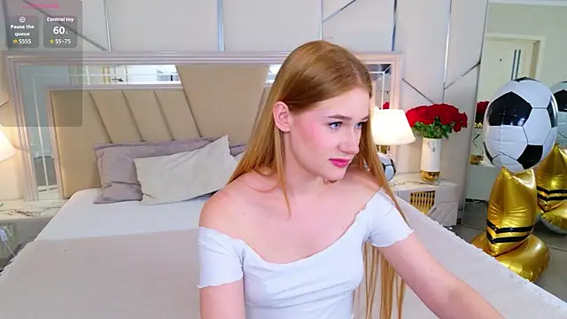 EmmiliRosse online show from July 16, 5:50 pm