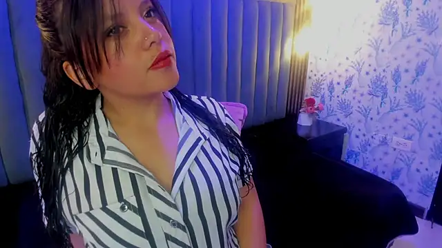 LilaVelvet online show from July 30, 9:15 pm