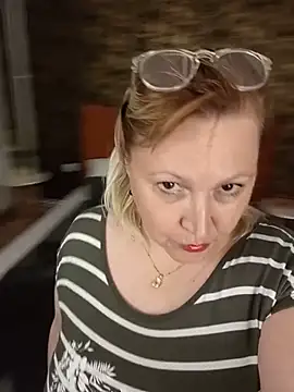 I amVeronicle online show from June 4, 5:39 pm