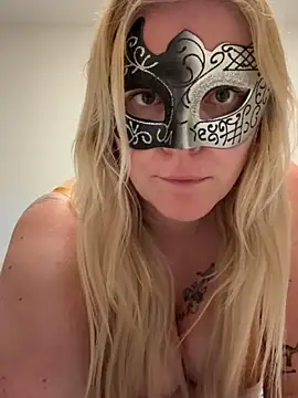 blondgirl xx online show from May 29, 10:30 pm