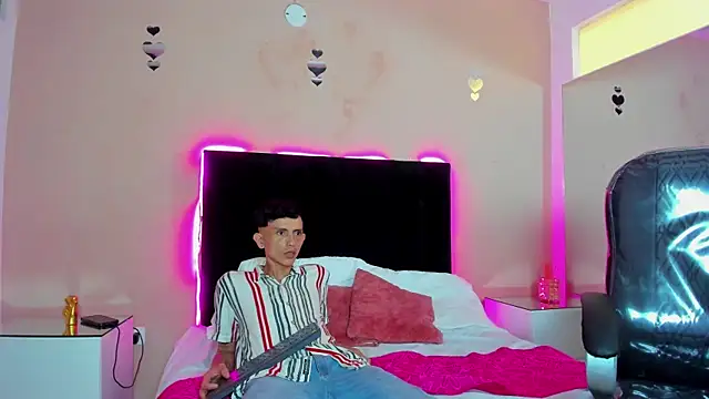 ARIANA CRI-X online show from July 26, 1:41 pm