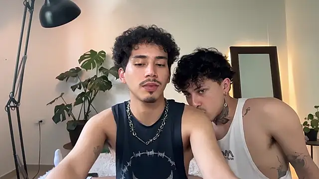 Noah and Steven online show from May 15, 6:32 pm