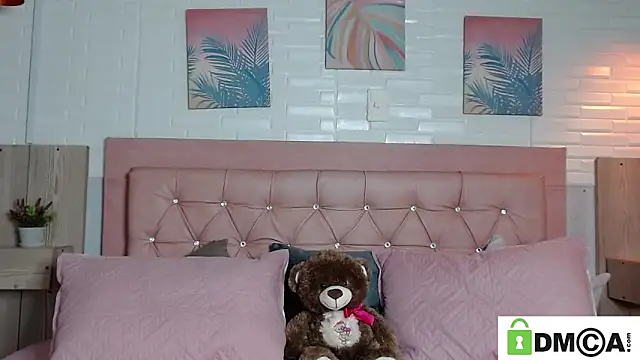 Snapshot of Vera_Lux_ chatting on May 13, 9:20 pm Vera Lux online show from May 13, 9:20 pm
