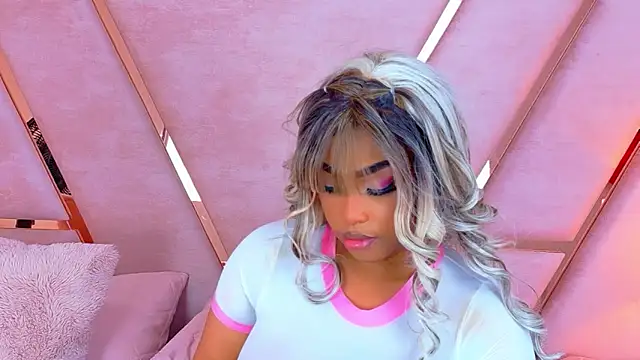 TiannahGlow online show from May 21, 4:49 pm