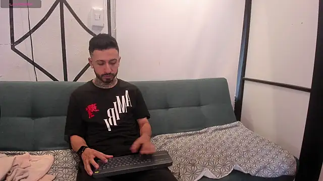 StevenAndLaura online show from July 27, 8:50 pm