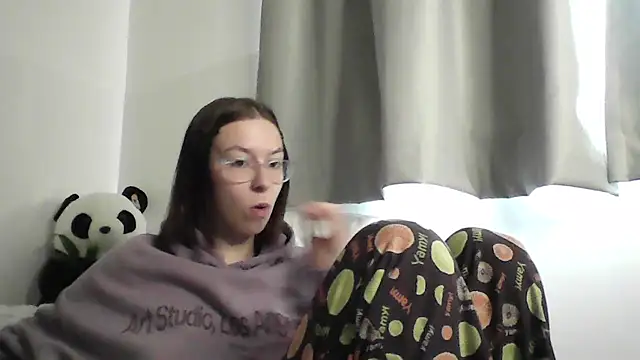 JuicyErika online show from April 28, 6:50 am