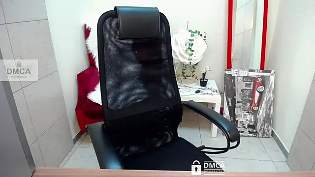  donnaSia  online show from June 22, 10:56 am