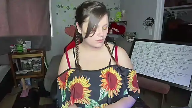 DelilaFields2 online show from June 6, 1:34 am