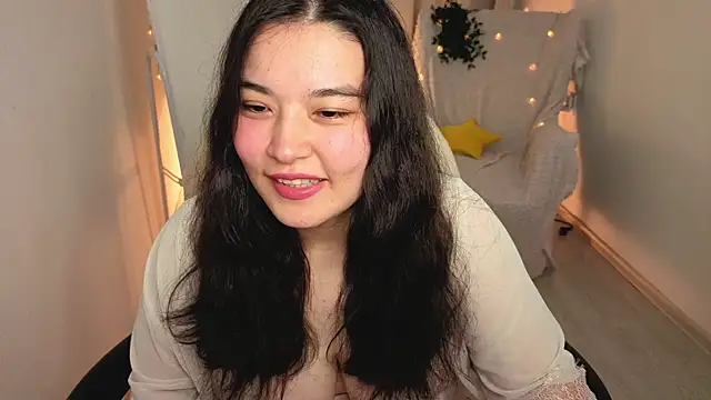 MomoRins online show from July 5, 9:53 pm