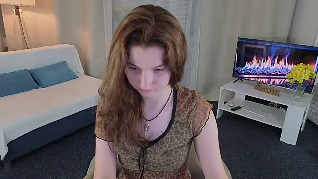 BelovedAlice online show from June 8, 1:28 am