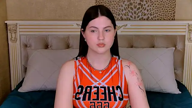 IvySimmons online show from May 13, 3:51 pm