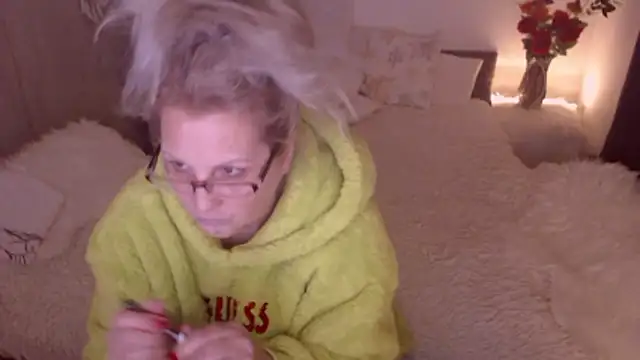 Divineblond online show from February 13, 10:00 pm